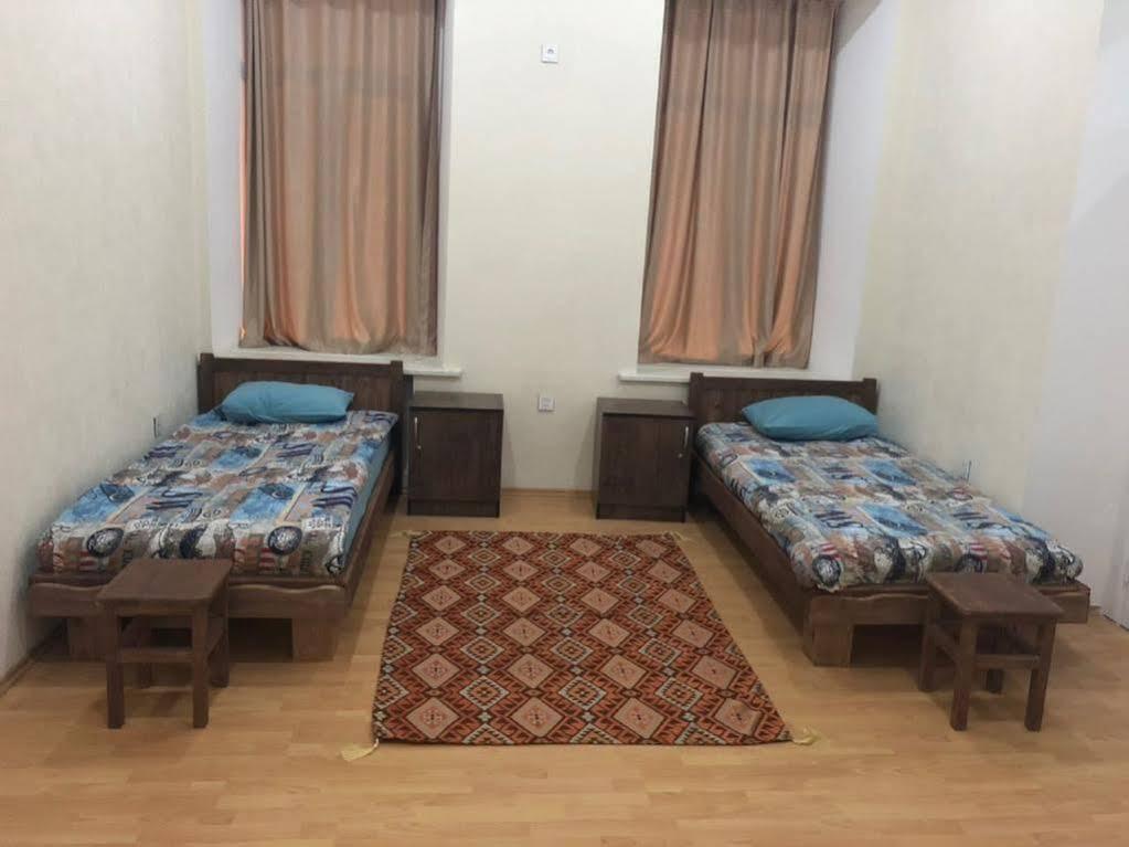 Capital Hostel Баку Екстериор снимка