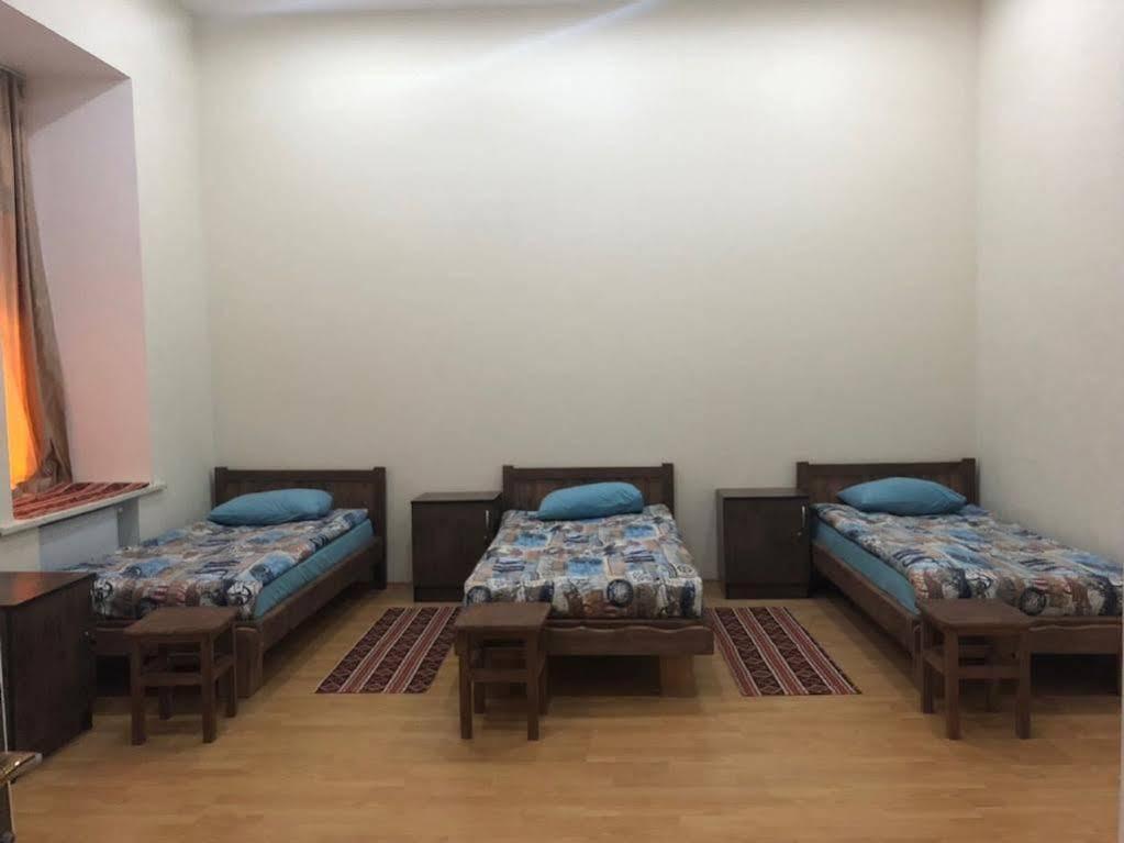Capital Hostel Баку Екстериор снимка